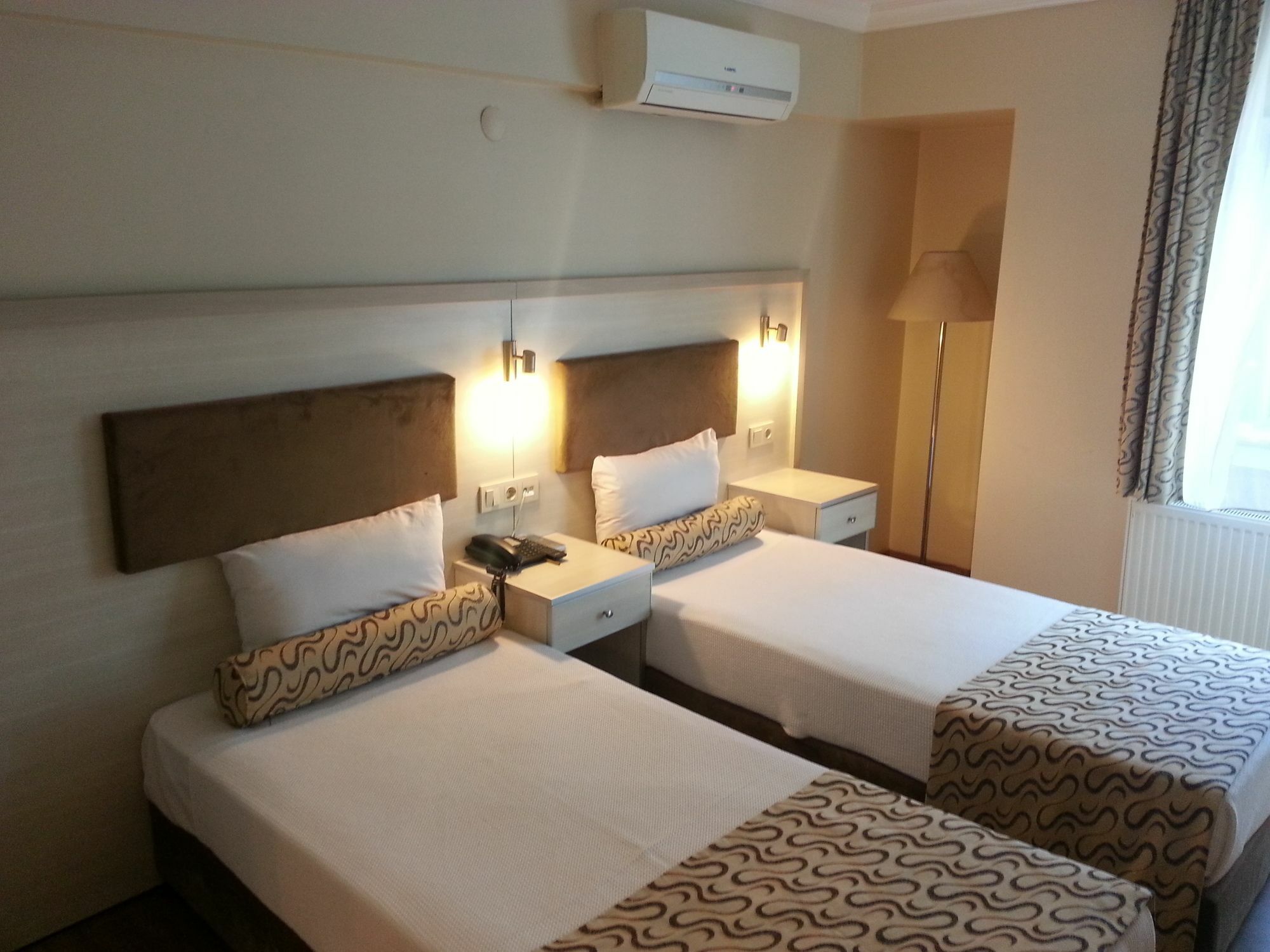 Grand Zeybek Hotel Smirne Esterno foto